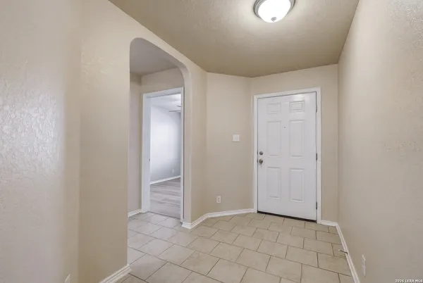 $2,050 | 8810 Double Oak, San Antonio, TX 78254