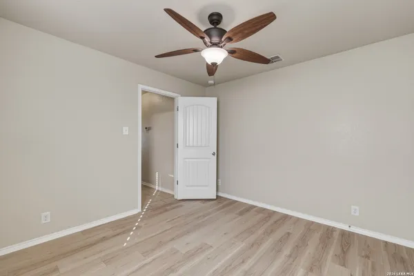 $2,050 | 8810 Double Oak, San Antonio, TX 78254
