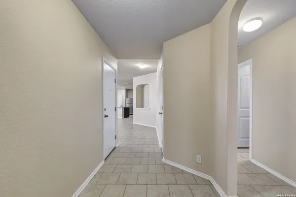 $2,050 | 8810 Double Oak, San Antonio, TX 78254