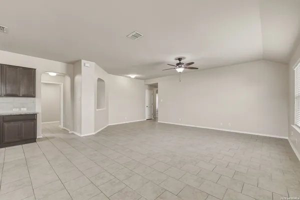 $2,050 | 8810 Double Oak, San Antonio, TX 78254