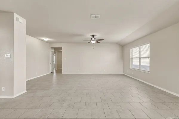 $2,050 | 8810 Double Oak, San Antonio, TX 78254