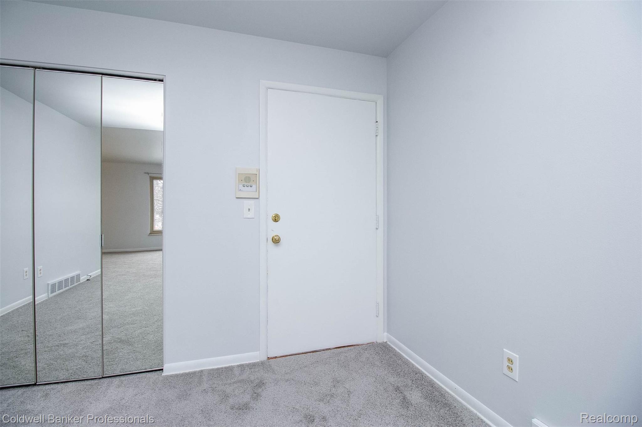 850 Adams Road, Unit 8 Birmingham, MI 48009 - Photo 5 of 24 1.jpg