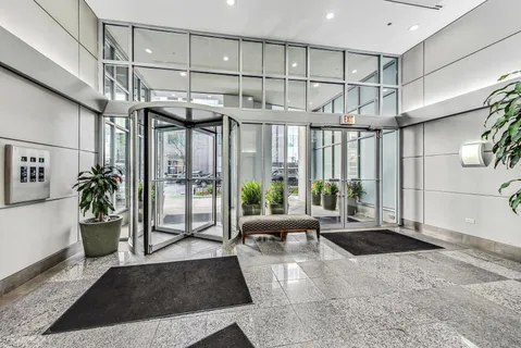 $350,000 | 600 North Dearborn Street, Unit 1502, Chicago, IL 60654