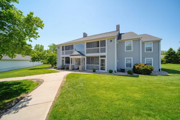 $230,000 | 822 West Barrington Circle, Jackson, MI 49203