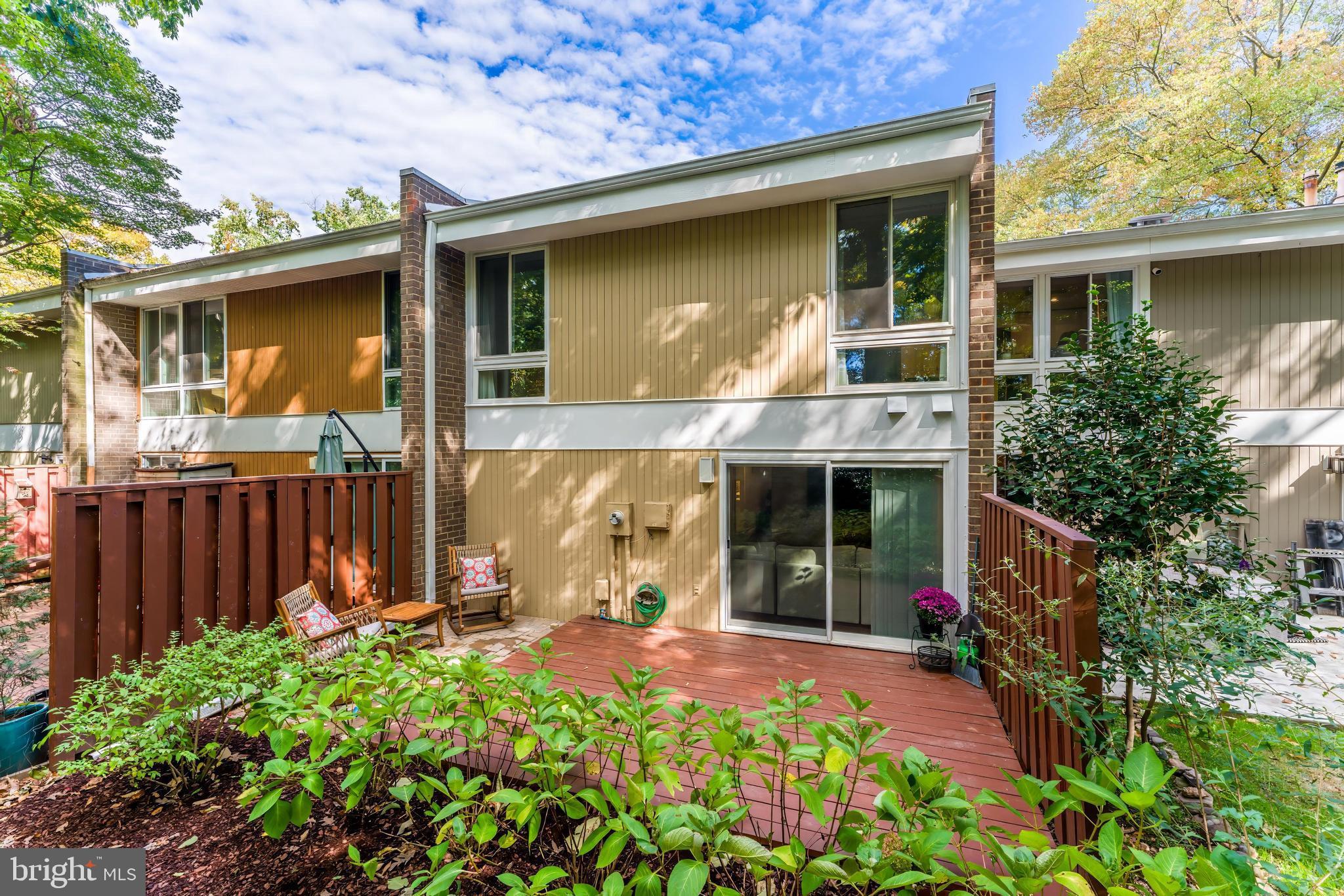 1775 Wainwright Drive Reston, VA 20190 - Photo 8 of 44 Walk out to gorgeous private back deck.