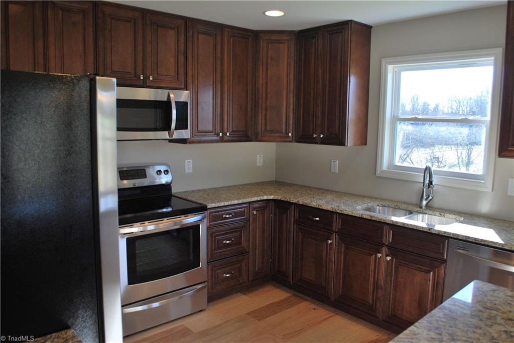 351 Longdale Road Graham, NC 27253 - Photo 3 of 27 Gallery Image 3
