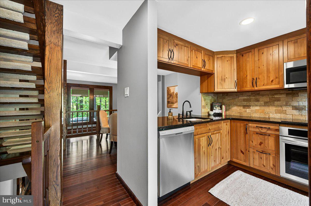 8014 Grandview Court Springfield, VA 22153 - Photo 13 of 45
