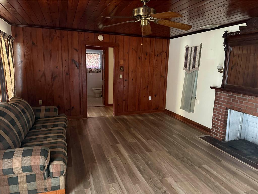 6386 Scott Street Punta Gorda, FL 33950 - Photo 24 of 40 a view of a livingroom with furniture and wooden floor