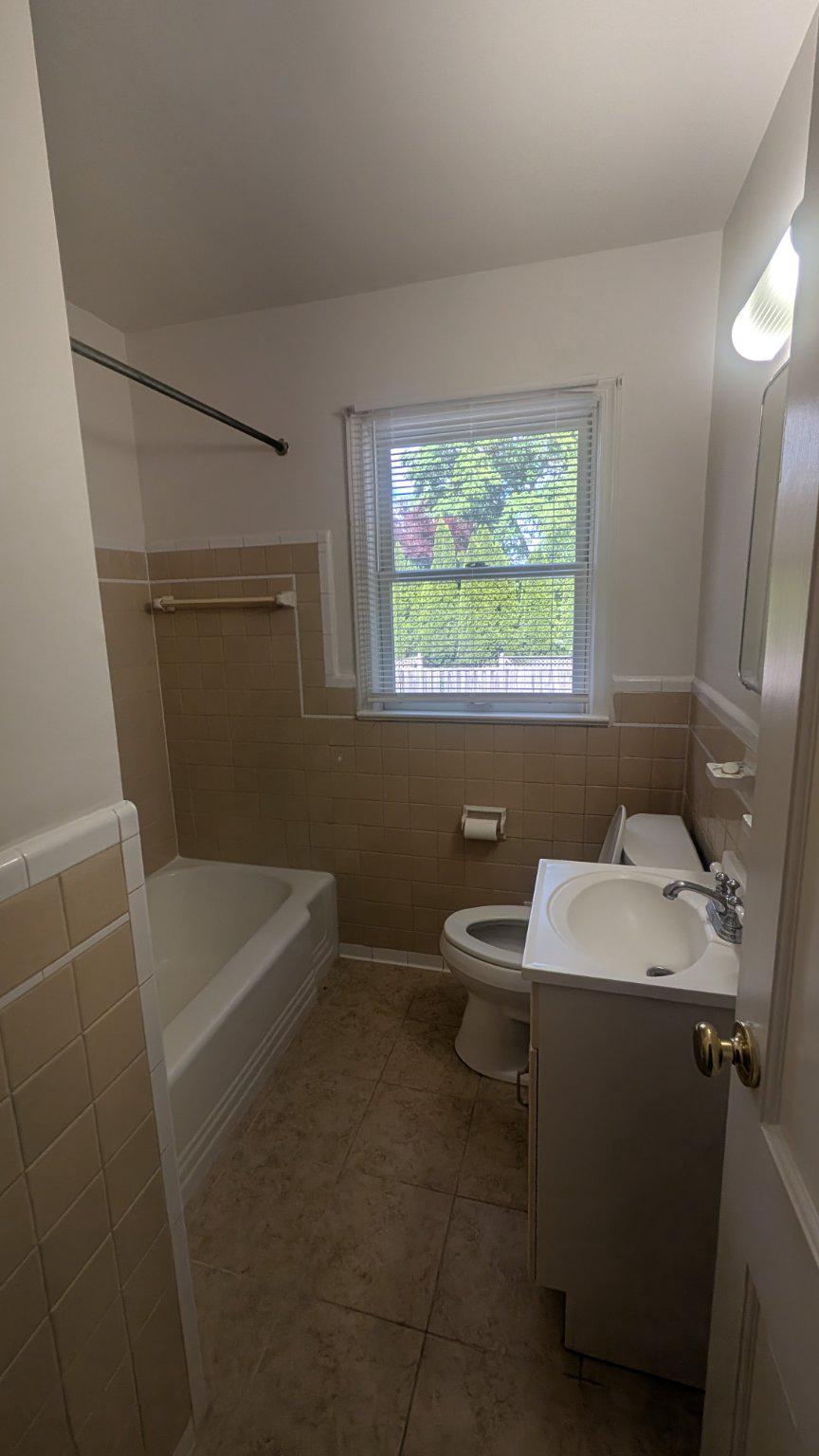 9207 Old Georgetown Road Bethesda, MD 20814 - Photo 4 of 9 Bathroom