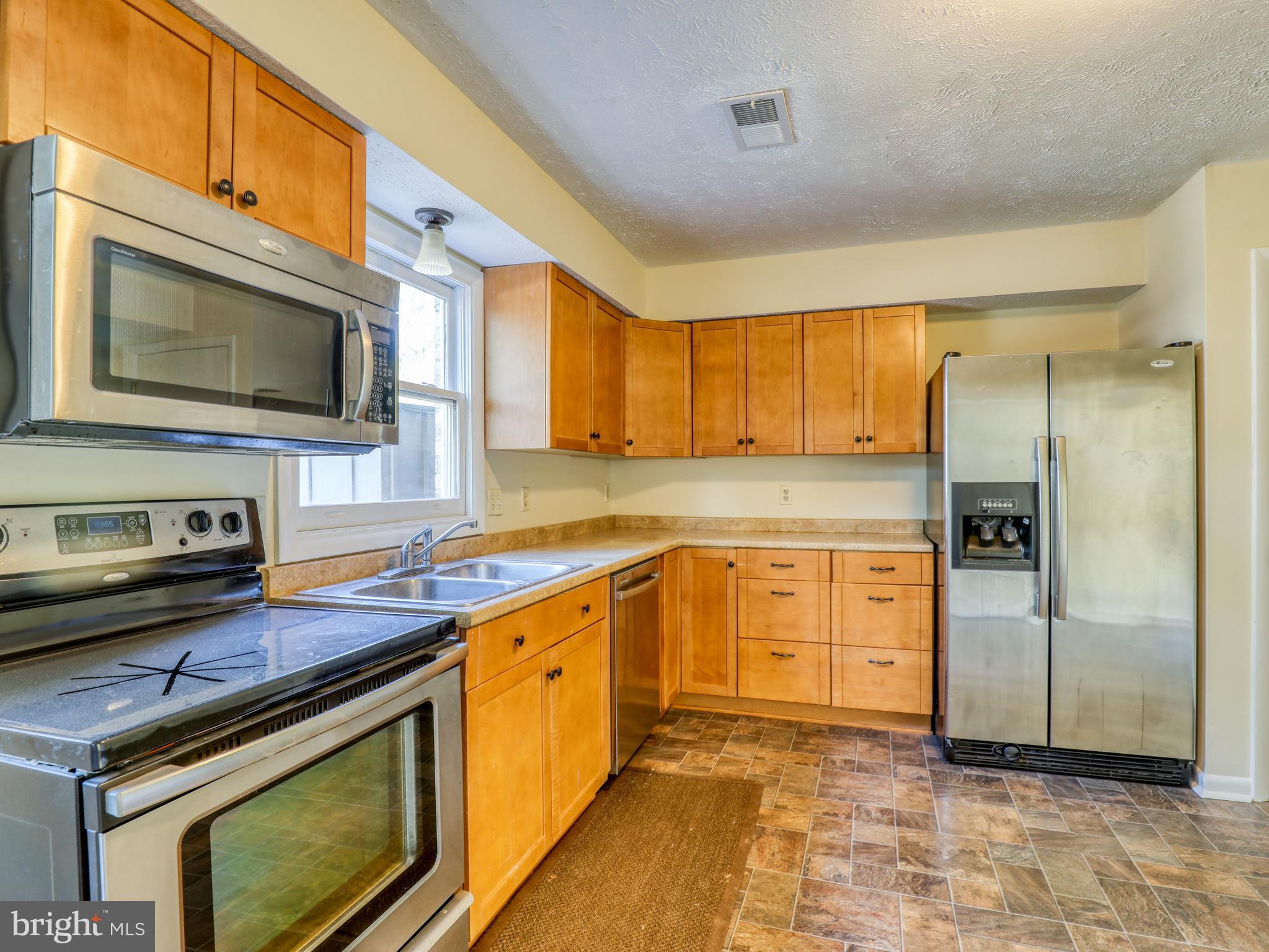 241 Brunswick Road Stephens City, VA 22655 - Photo 9 of 22 Built in Microwave