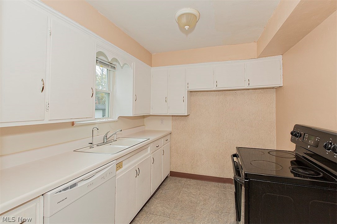 4434 Baintree Road Cleveland, OH 44118 - Photo 14 of 31