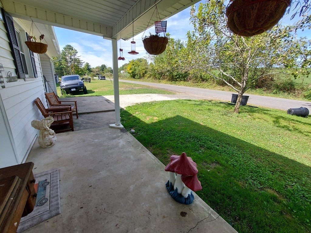 609 Windmill Road Galax, VA 24333 - Photo 14 of 47 Gallery Image 14