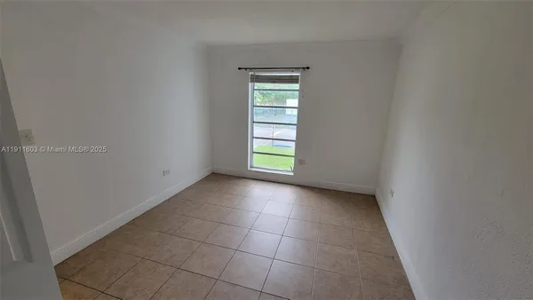 $230,000 | 7232 Southwest 94th Place, Unit E7, Miami, FL 33173