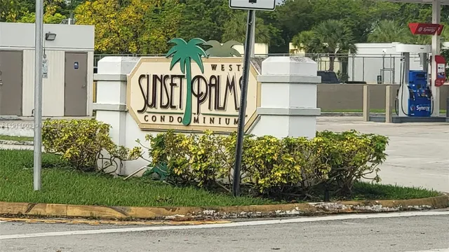 $230,000 | 7232 Southwest 94th Place, Unit E7, Miami, FL 33173