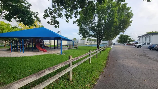 $230,000 | 7232 Southwest 94th Place, Unit E7, Miami, FL 33173