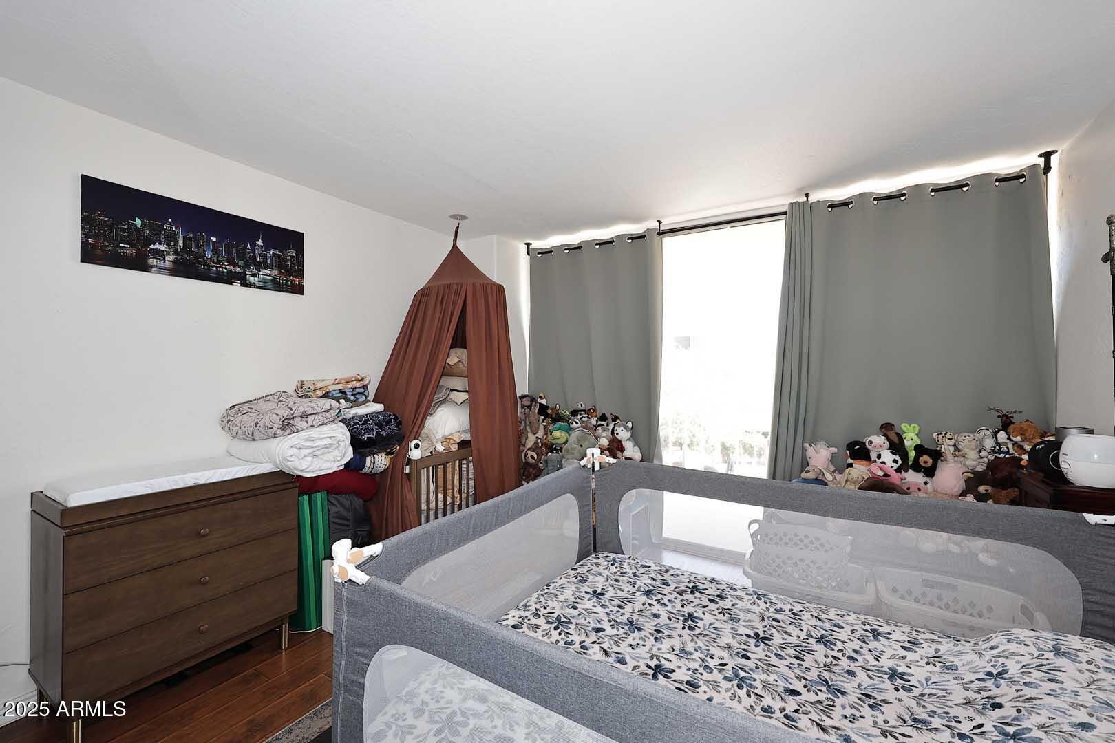 207 West Clarendon Avenue, Unit 2A Phoenix, AZ 85013 - Photo 14 of 36 Primary Bedroom2