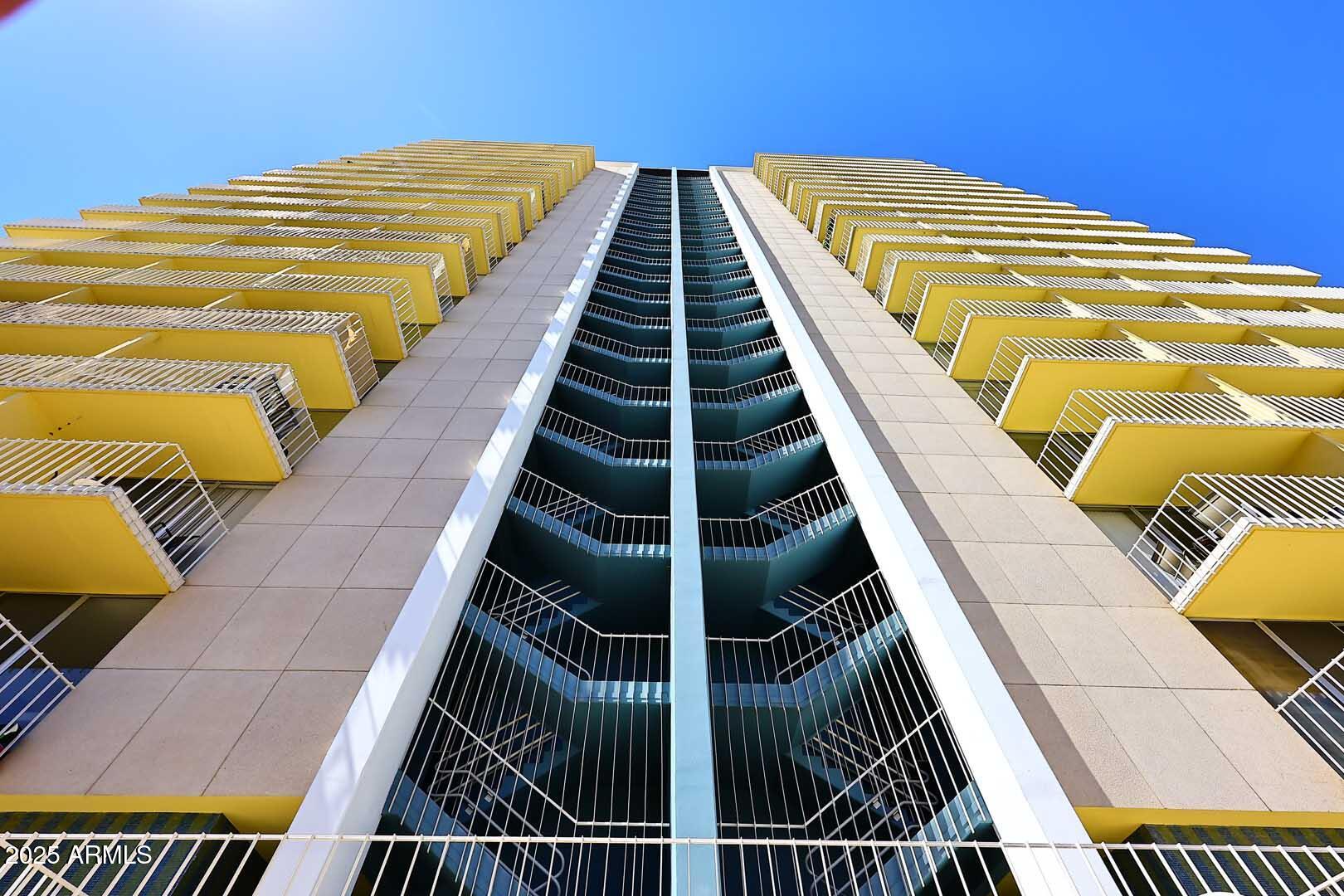 207 West Clarendon Avenue, Unit 2A Phoenix, AZ 85013 - Photo 29 of 36 Exterior View2