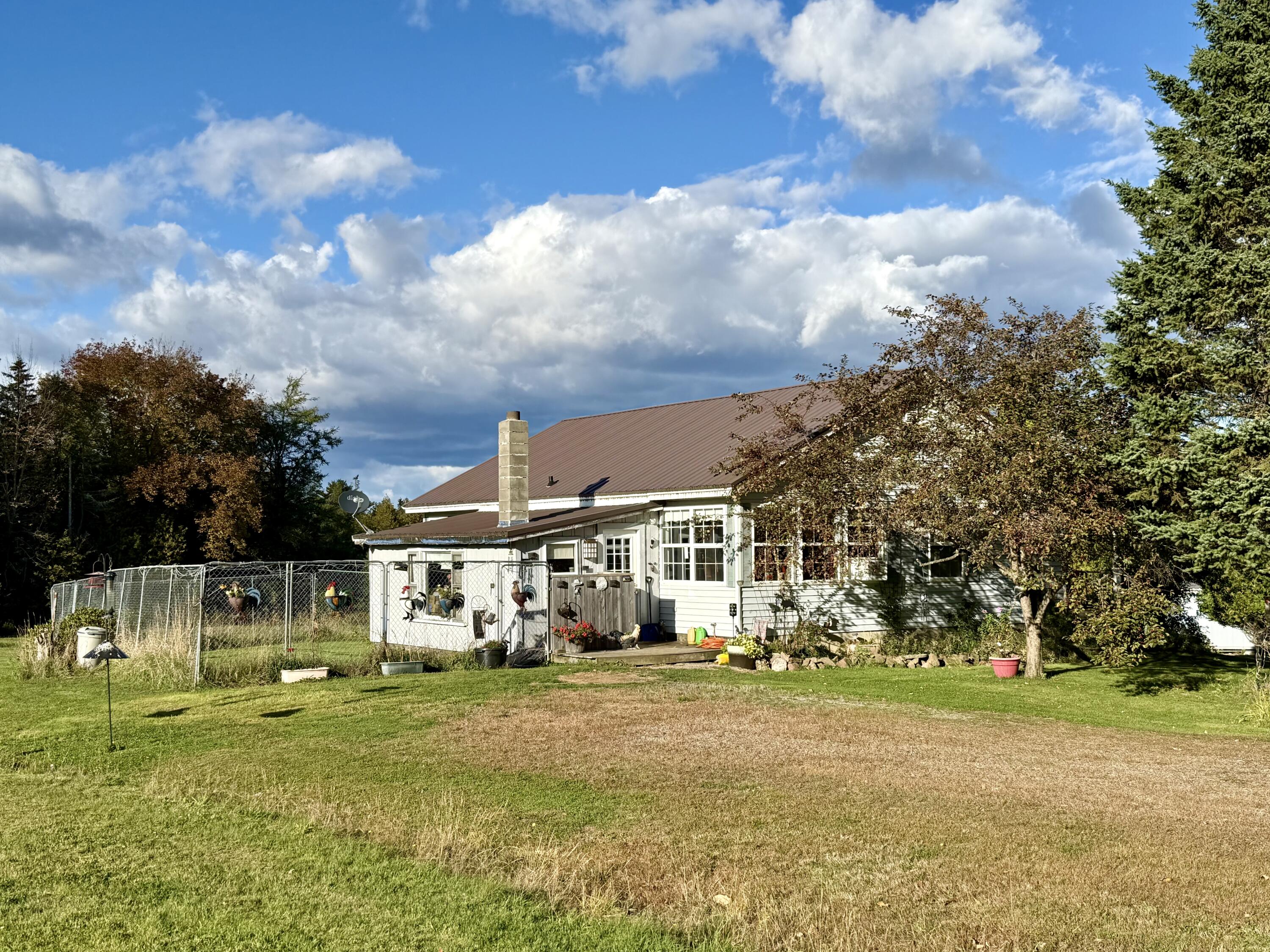 51 Reardon Lane Calais, ME 04619 - Photo 4 of 53 IMG_1787 2