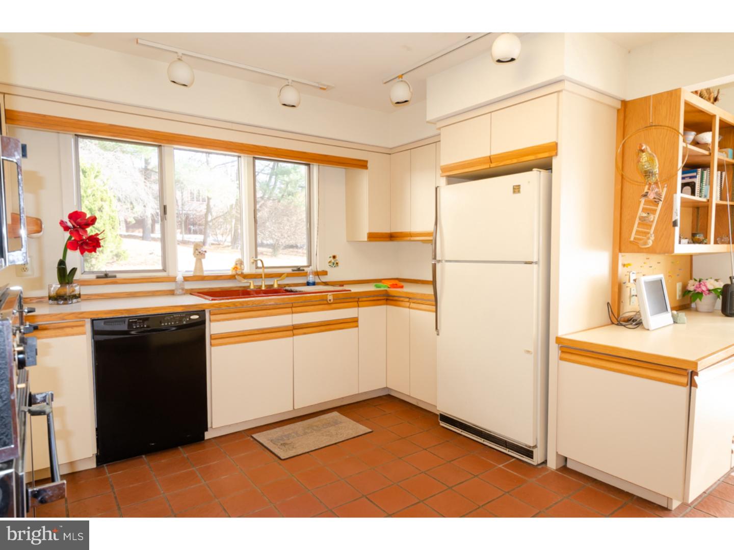 926 Creek Road Kennett Square, PA 19348 - Photo 11 of 25 Kitchen