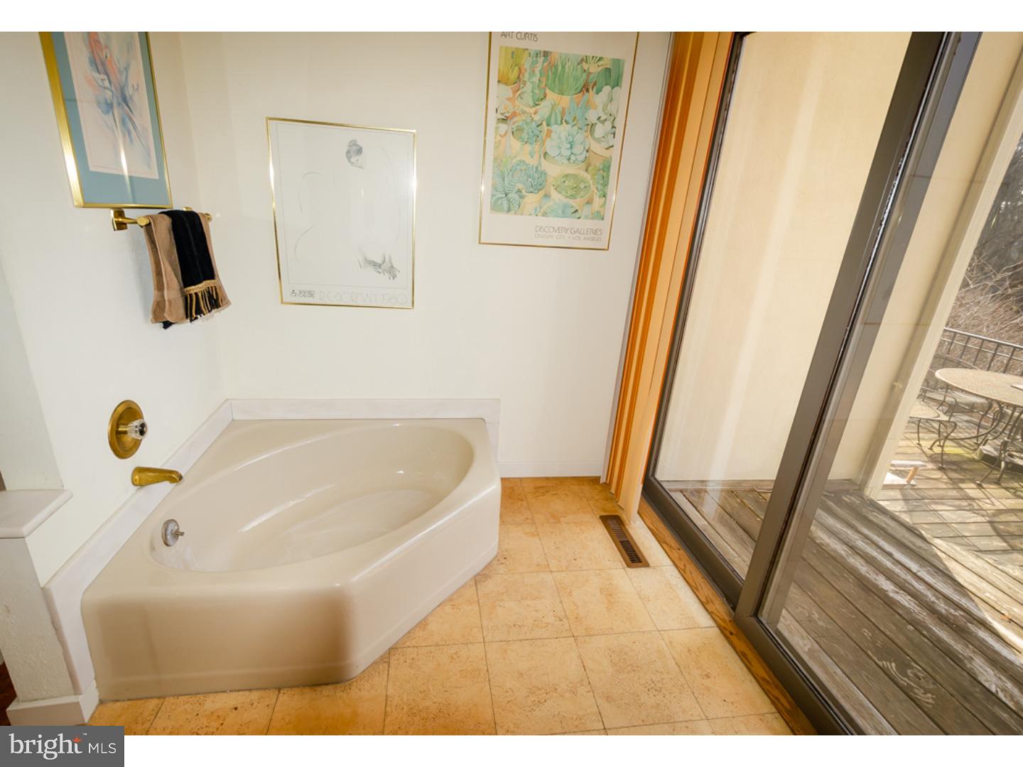 926 Creek Road Kennett Square, PA 19348 - Photo 17 of 25 Master Bathroom