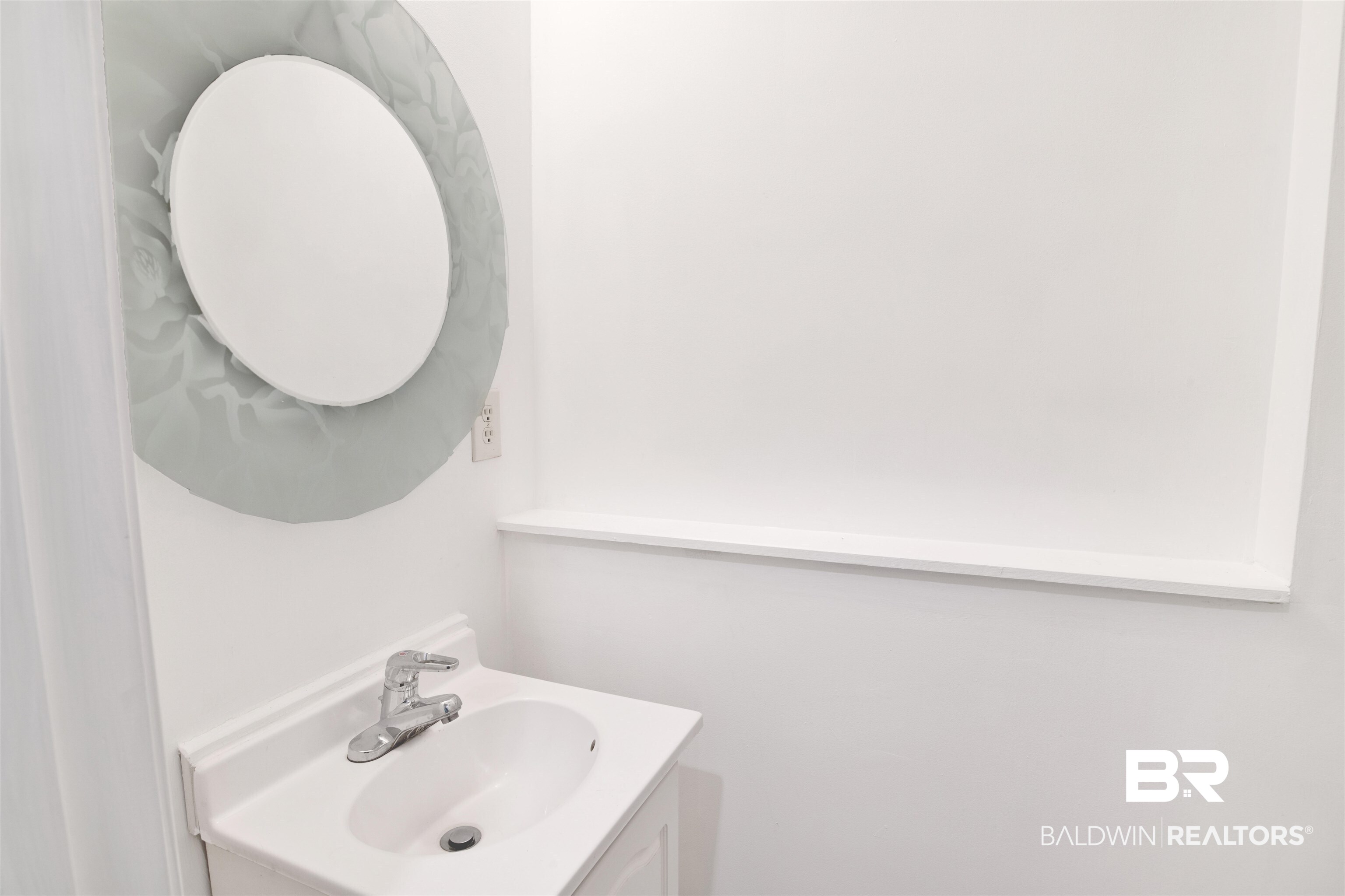 7411 Bay Road Mobile, AL 36605 - Photo 10 of 34 Bathroom featuring vanity