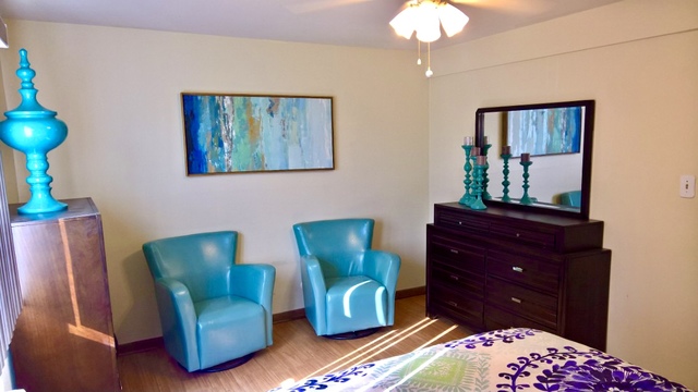 903 Elder Road, Unit 4 Homewood, IL 60430 - Photo 15 of 17 a bedroom with a bed and a chair