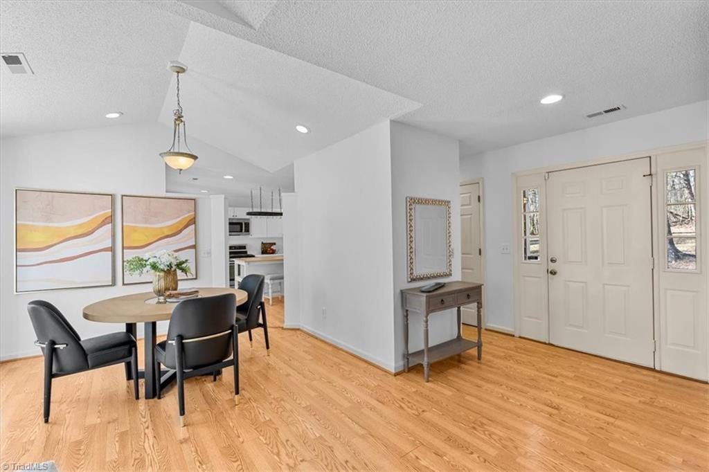 402 Shadybrook Road High Point, NC 27265 - Photo 12 of 38 Dining Room