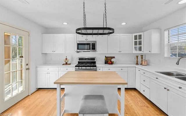 $254,900 | 402 Shadybrook Road, High Point, NC 27265