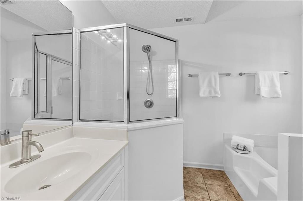 402 Shadybrook Road High Point, NC 27265 - Photo 26 of 38 Primary Bath