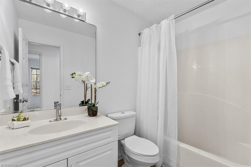 402 Shadybrook Road High Point, NC 27265 - Photo 29 of 38 Guest Bath