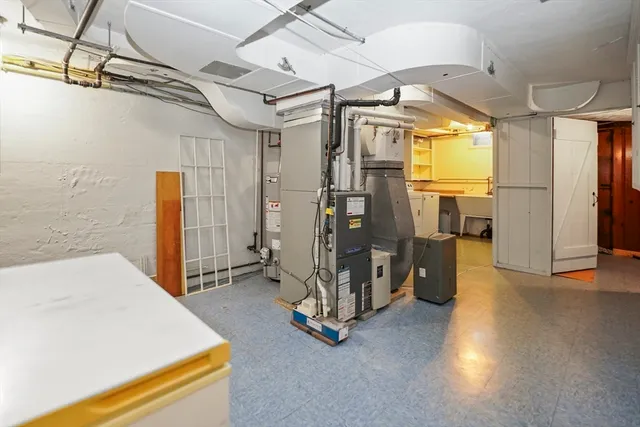 $389,000 | 33 Severn Street, Longmeadow, MA 01106