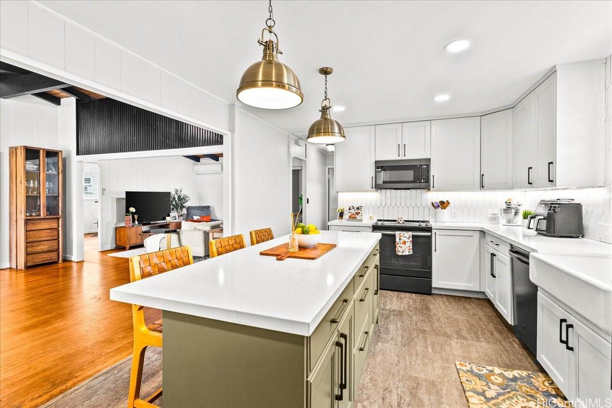 238 Puiwa Road Honolulu, HI 96817 - Photo 15 of 25 Renovated kitchen with large center island.