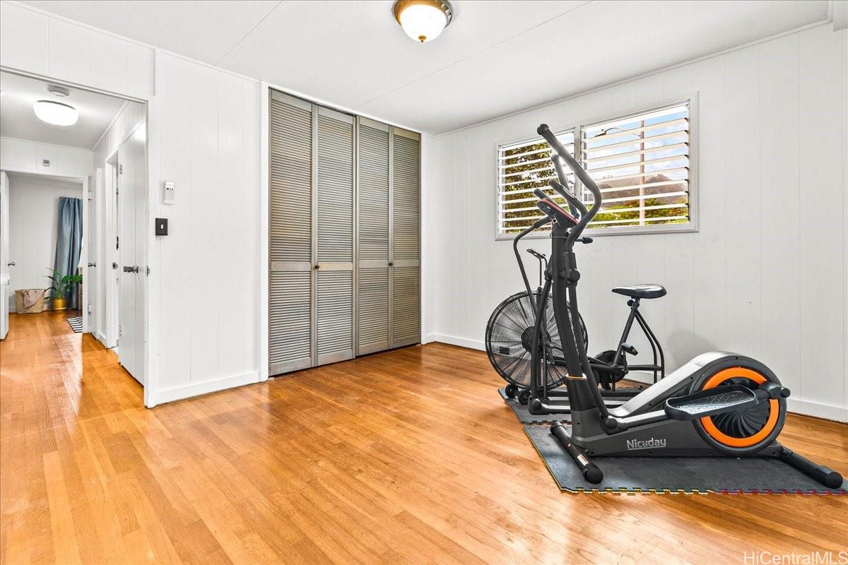 238 Puiwa Road Honolulu, HI 96817 - Photo 22 of 25 Bedoorm that can be used for flex room, office or gym.