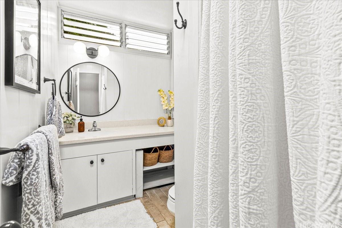 238 Puiwa Road Honolulu, HI 96817 - Photo 9 of 25 Refreshed second bathroom with lots of natural light.