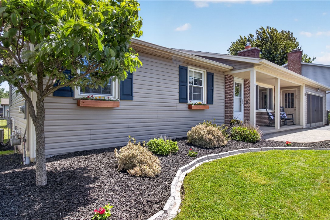 20 Hunt Point Chili, NY 14624 - Photo 3 of 44