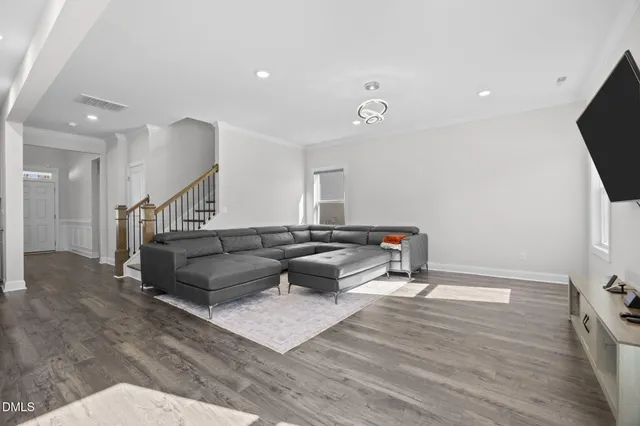 a picture of a bathroom