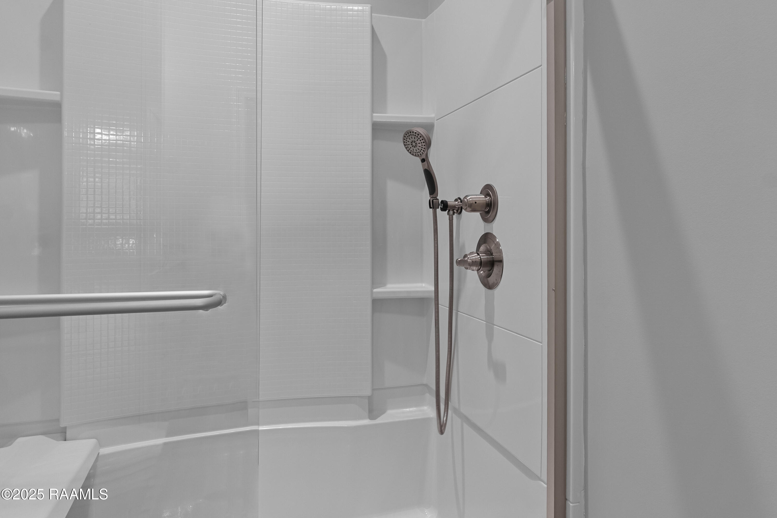 212 East D Street Rayne, LA 70578 - Photo 21 of 35 214 bath