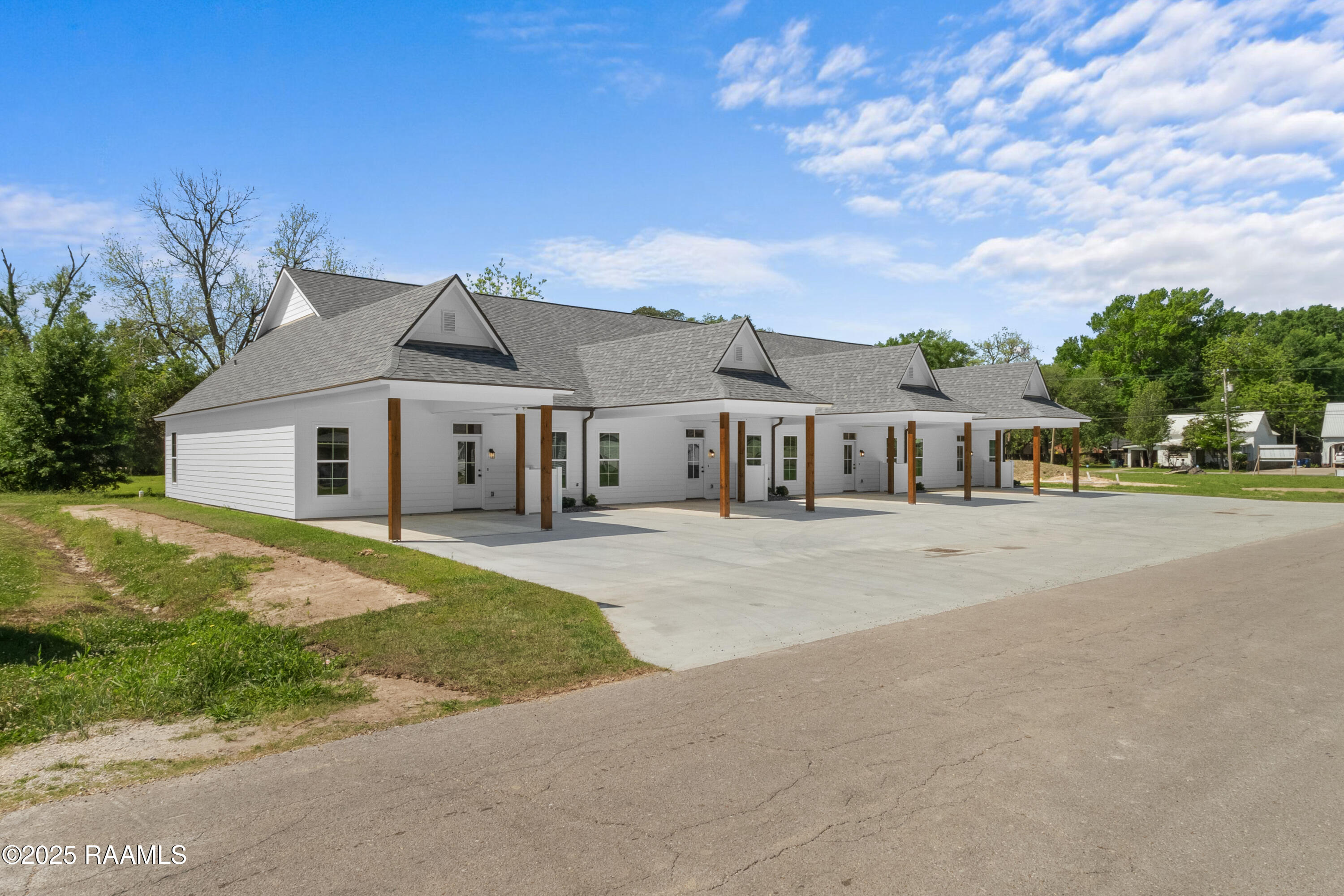 212 East D Street Rayne, LA 70578 - Photo 3 of 35 DSC02260