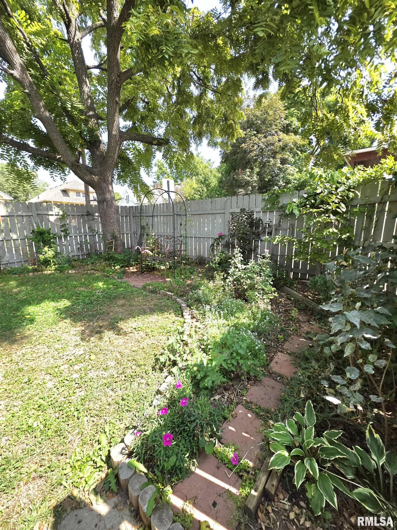 1030 North 8th Street Quincy, IL 62301 - Photo 28 of 46