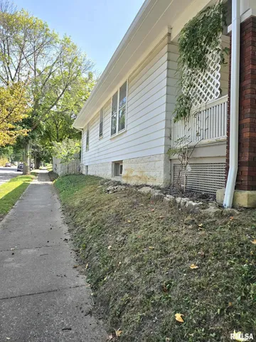 $125,000 | 1030 North 8th Street, Quincy, IL 62301