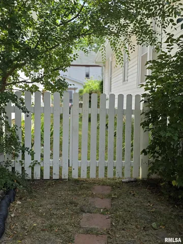 $125,000 | 1030 North 8th Street, Quincy, IL 62301