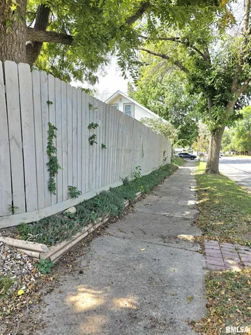 $125,000 | 1030 North 8th Street, Quincy, IL 62301