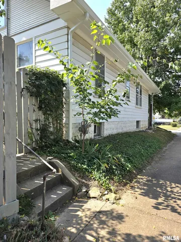 $125,000 | 1030 North 8th Street, Quincy, IL 62301