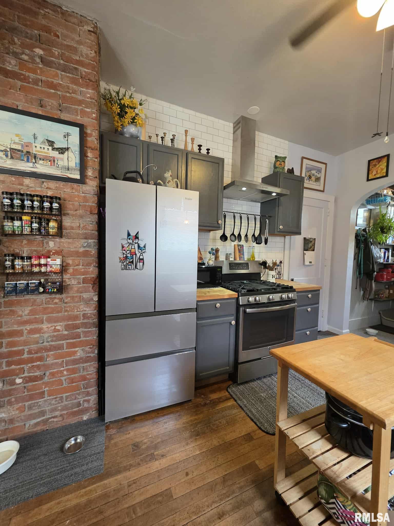 1030 North 8th Street Quincy, IL 62301 - Photo 7 of 46