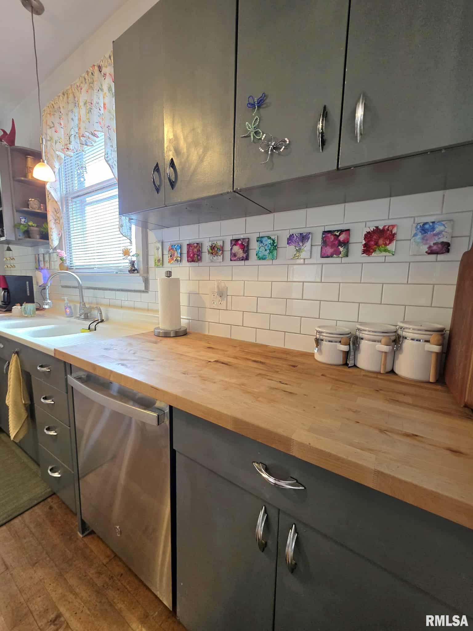 1030 North 8th Street Quincy, IL 62301 - Photo 8 of 46