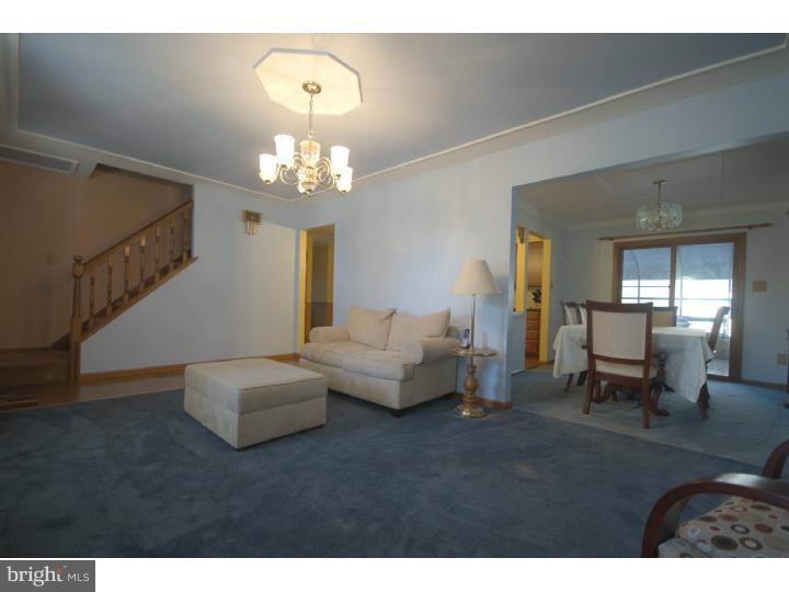 25 New Oak Road Mickleton, NJ 08056 - Photo 4 of 25 Living Room