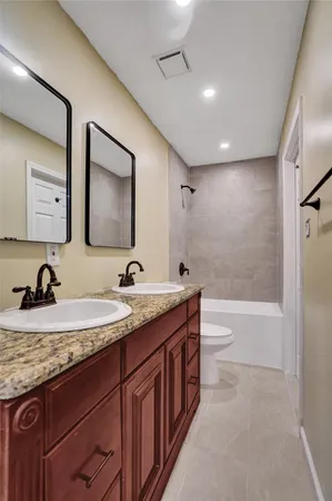 $1,800 | 2442 Garfield Street, Unit 4, Hollywood, FL 33020