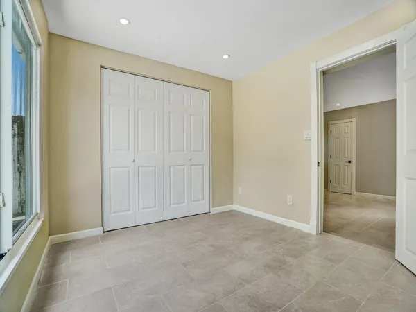 $1,800 | 2442 Garfield Street, Unit 4, Hollywood, FL 33020