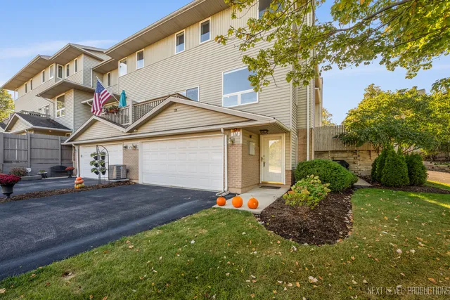 $425,000 | 479 River Bend Road, Unit 111, Naperville, IL 60540