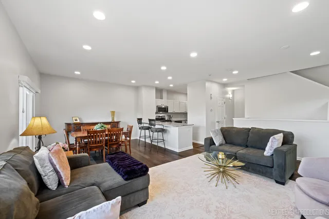 $425,000 | 479 River Bend Road, Unit 111, Naperville, IL 60540